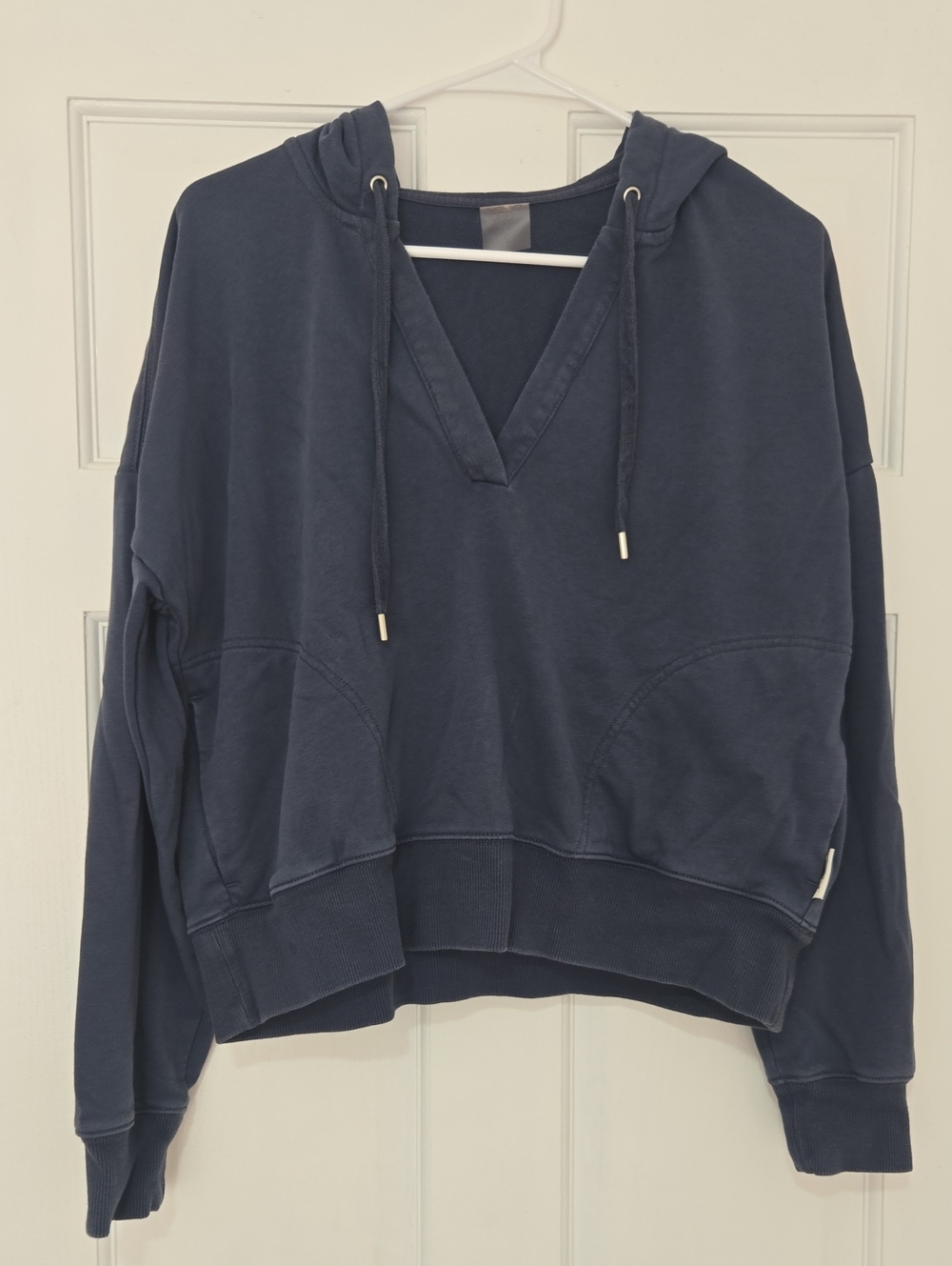 CALIA by Carrie Underwood Navy V‑Neck Hooded Pullover